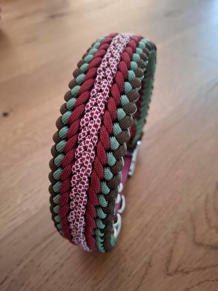 Handgemaakte paracord halsband – Halsomvang 40 - 42 cm, Dieren en Toebehoren, Hondenhalsbanden en Penningen, Nieuw, Ophalen of Verzenden