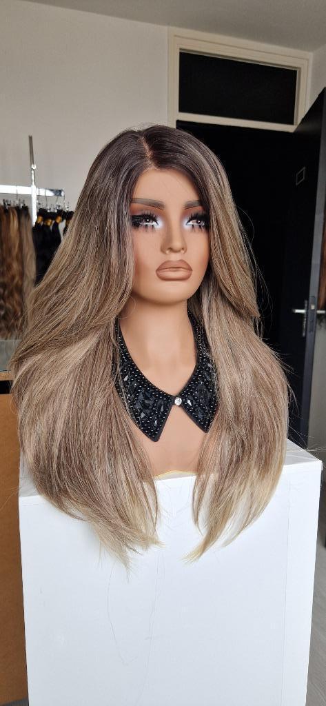 Basic Lace Pruik: Uitgroei / Bruin en lichtere punten, 60cm, Sieraden, Tassen en Uiterlijk, Uiterlijk | Haarverzorging, Nieuw