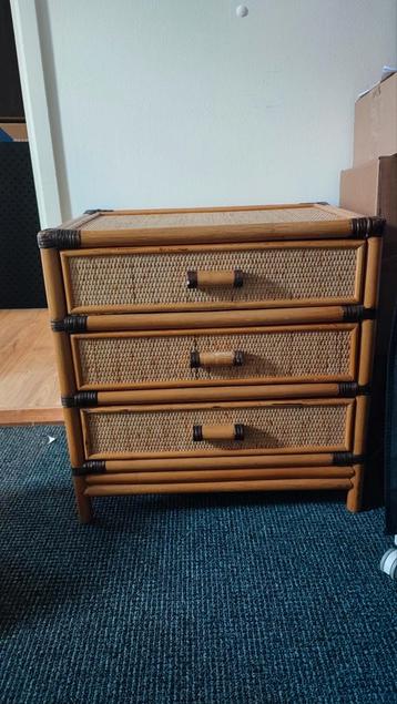 Rotan Nachtkastje met 3 Laden - Vintage Stijl beschikbaar voor biedingen