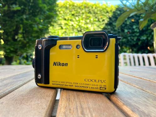 Nikon Coolpix W300 – robuuste, gewilde camera voor onderweg, Audio, Tv en Foto, Fotografie | Onderwatercamera's, Gebruikt, Camera