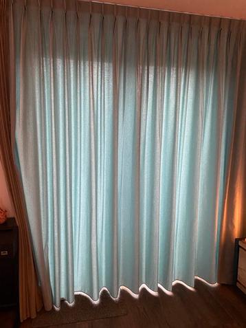 Gordijnen en vitrages beschikbaar voor biedingen