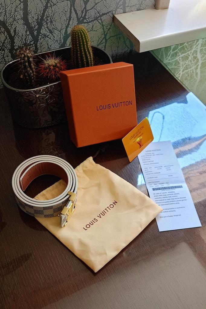 Louis Vuitton Initials Damier Azur 115cm prijs €40, Kleding | Heren, Riemen en Ceinturen, Nieuw, Riem of Ceintuur, 115 cm of meer