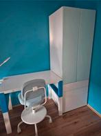 Mooie kinder bureau met stoel ., Ophalen, Zo goed als nieuw
