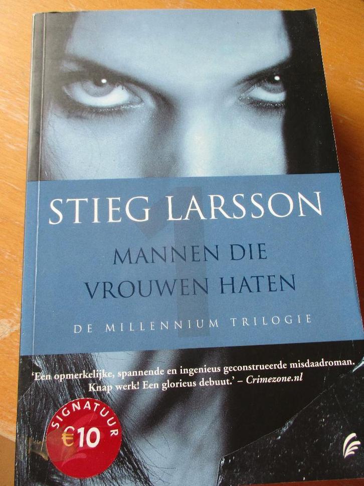 Stieg Larsson. "Mannen die vrouwen haten"., Boeken, Thrillers, Gelezen, Scandinavië, Ophalen of Verzenden