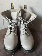 Dr. Martens Pascal 1460 beige, Ophalen of Verzenden, Gedragen, Beige, Schoenen met lage hakken