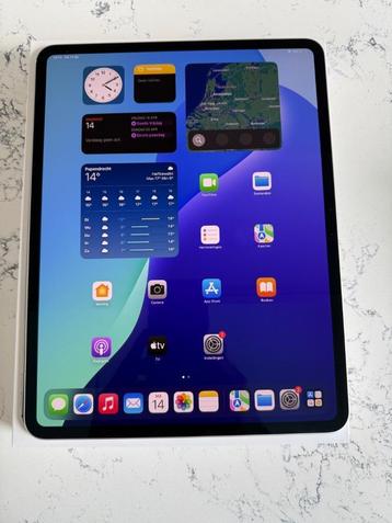 2x 13" iPad Pro 2024 met accessoires beschikbaar voor biedingen