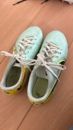 Nike voetbalschoenen maat 40, Maat XS of kleiner, Ophalen of Verzenden, Zo goed als nieuw, Schoenen