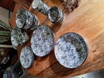 Servies dieren en bladeren, Huis en Inrichting, Keuken | Servies, Ophalen of Verzenden, Zo goed als nieuw, Overige stijlen, Bord(en)