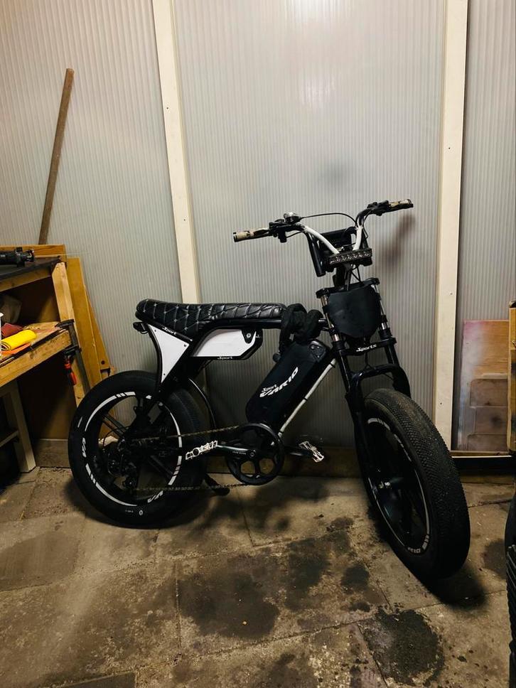 Ouxi v8 max, Fietsen en Brommers, Elektrische fietsen, Zo goed als nieuw, Overige merken, 59 cm of meer, Ophalen