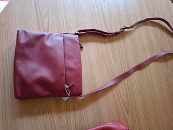Nieuw rood Voi schoudertasje beschikbaar voor biedingen