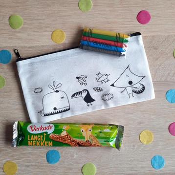 Dierenetui met krijtjes (trakatietip, knutselen kinderfeestj beschikbaar voor biedingen