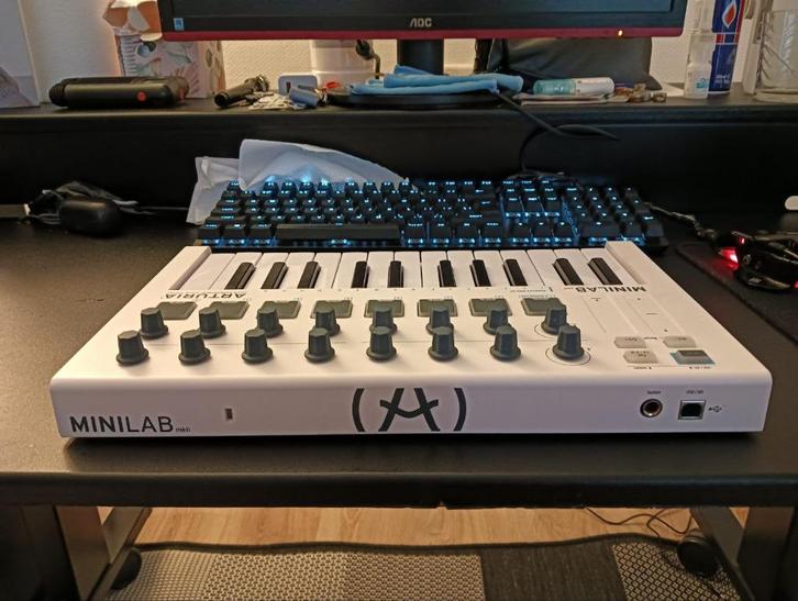 Arturia MiniLab MK2 MIDI, Muziek en Instrumenten, Midi-apparatuur, Zo goed als nieuw, Ophalen of Verzenden