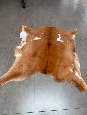 'dierenhuid' vloerkleed van J & G skins end more  beschikbaar voor biedingen