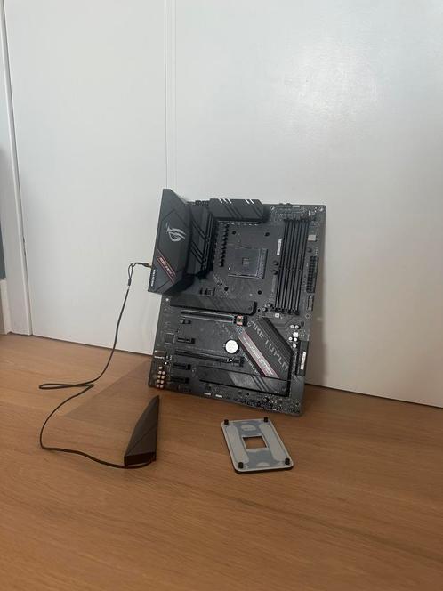 Asus Rog strix B550-f Gaming Wifi, Computers en Software, Moederborden, Zo goed als nieuw, AMD, DDR4, Ophalen of Verzenden