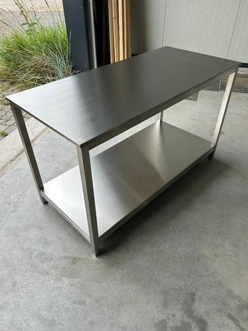 rvs werktafel beschikbaar voor biedingen