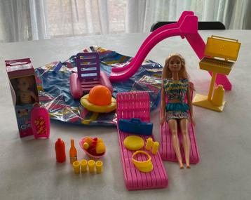 Barbie poppen meubelen accessoires schoentjes kleertjes beschikbaar voor biedingen