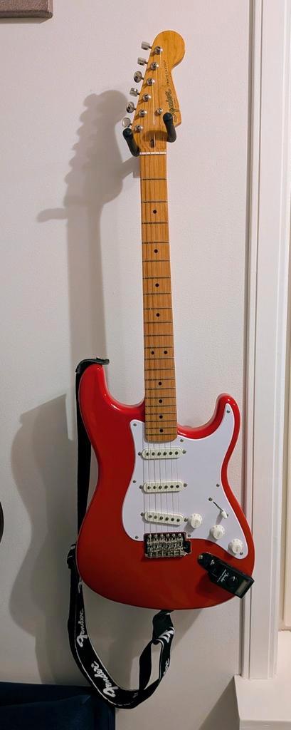 Squier Classic Vibe '50s Stratocaster MN Fiesta Red + Amp, Muziek en Instrumenten, Snaarinstrumenten | Gitaren | Elektrisch, Zo goed als nieuw