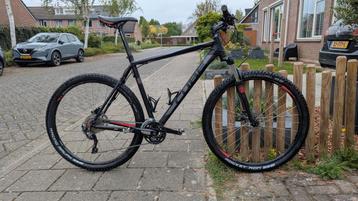 Cube attention 29 inch wielen, framemaat 23 inch beschikbaar voor biedingen