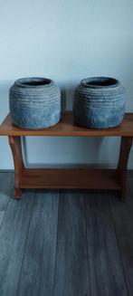 2 grote zware grijze bloempotten, Tuin en Terras, Ophalen, Steen, Rond, Zo goed als nieuw