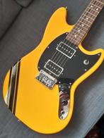 SQUIER FSR BULLET COMPETION MUSTANG GRAFFITY YELLOW w/Black, Muziek en Instrumenten, Snaarinstrumenten | Gitaren | Elektrisch