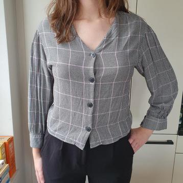 Grijs / lila blouse met blokjes en strepen -kleine pofmouw S beschikbaar voor biedingen