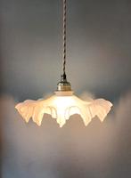 vintage franse frosted glazen hanglamp in Clichy stijl, Gebruikt, Ophalen of Verzenden, Glas, 75 cm of meer