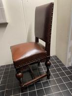Oude houten leren stoel met koperen nagels 18e eeuws., Huis en Inrichting, Stoelen, Ophalen, Gebruikt, Bruin, Hout
