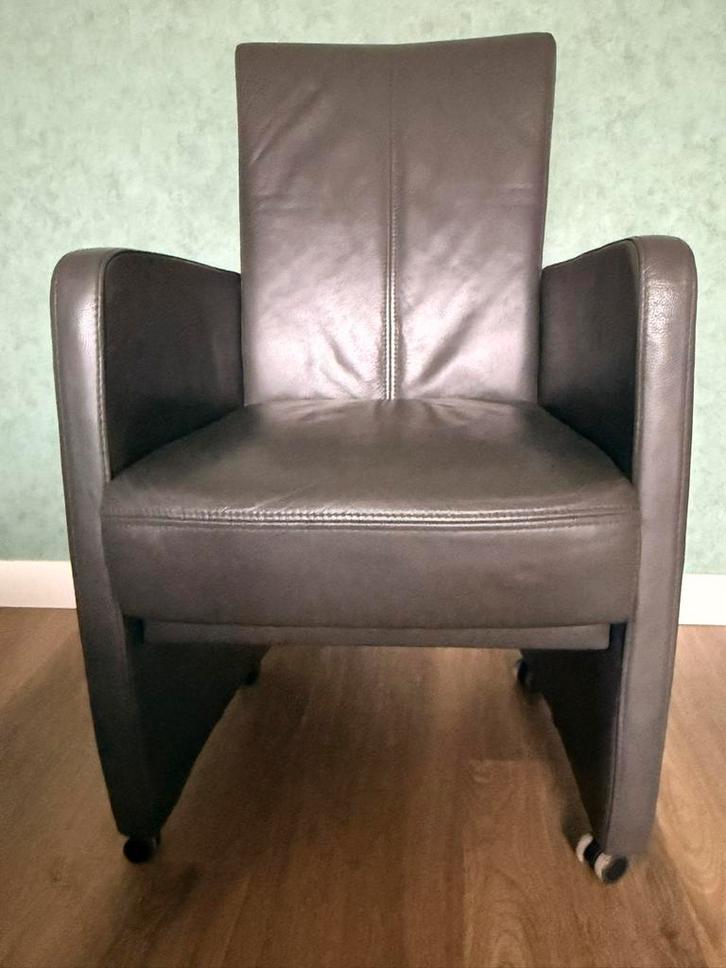 6 antraciet lederen eetkamerstoelen op wieltjes, Huis en Inrichting, Fauteuils, Zo goed als nieuw, 50 tot 75 cm, Ophalen