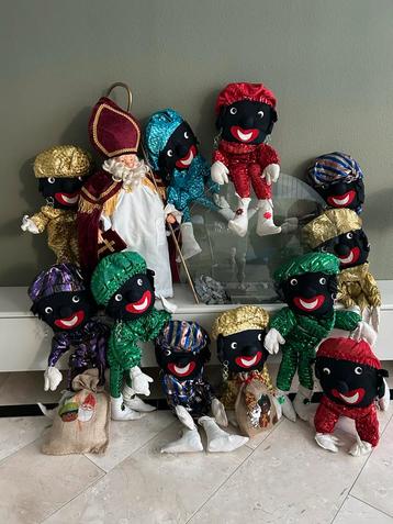 Sint Nicolaas met 11 Zwarte Pieten Poppen beschikbaar voor biedingen