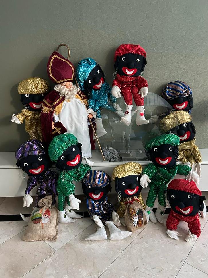 Sint Nicolaas met 11 Zwarte Pieten Poppen, Antiek en Kunst, Antiek | Speelgoed, Ophalen
