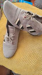 Think wie kent dit qualitatief super merk niet! Veter schoen, Ophalen of Verzenden, Zo goed als nieuw, Sneakers of Gympen