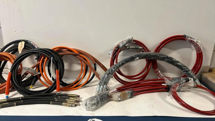 Hydraulische slangen. 700BAR. VELE SOORTEN EN MATEN. BEL, Doe-het-zelf en Verbouw, Gereedschap | Machine-onderdelen en Toebehoren