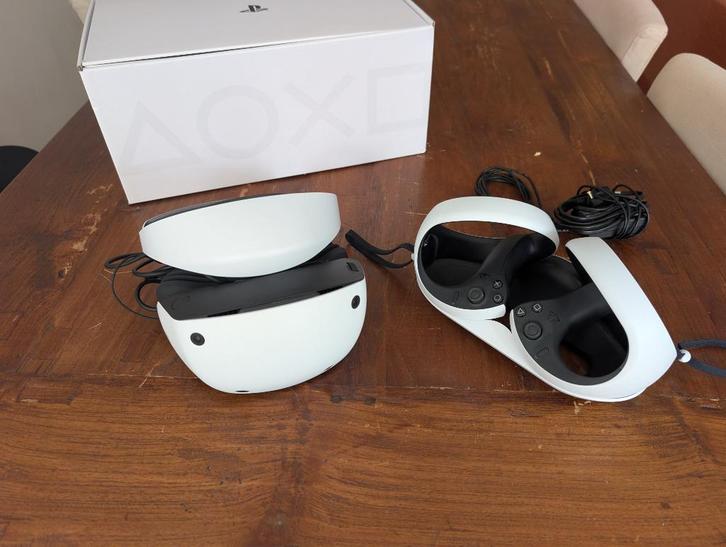 PSVR2 + Oplaadstation - Inclusief doos, Spelcomputers en Games, Virtual Reality, Zo goed als nieuw, Sony PlayStation, VR-bril