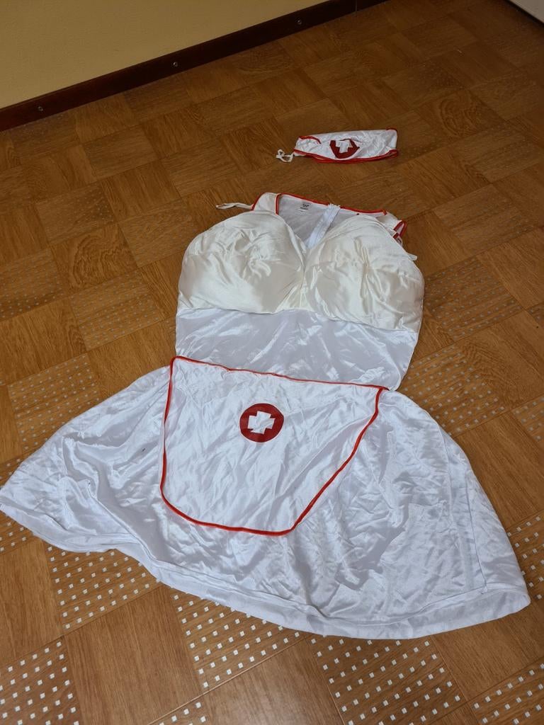 Carnavalskleding Maat M - carnaval of vrijgezellenfeestje, Ophalen of Verzenden, Zo goed als nieuw, Carnaval, Kleding