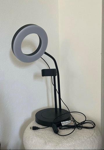 Ikea ringlamp LÅNESPELARE met telefoonhouder beschikbaar voor biedingen