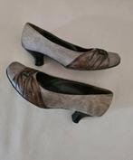 Vintage pumps, Bruin met leuke details. Mt.38., Pumps, Bruin, Ophalen of Verzenden, Zo goed als nieuw