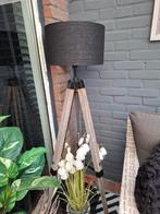staande vloerlampen met nieuwe kapoen., Huis en Inrichting, Lampen | Vloerlampen, Ophalen of Verzenden, Zo goed als nieuw, 150 tot 200 cm