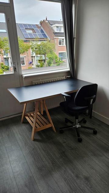 Bureau ikea + bureaustoel  beschikbaar voor biedingen