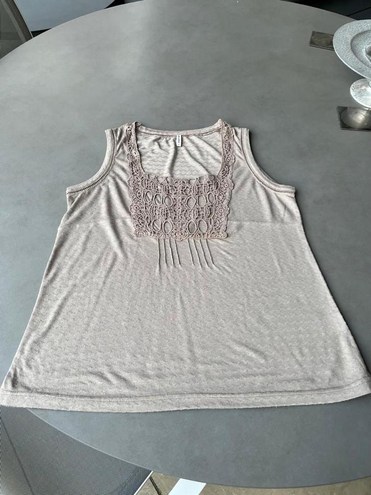 Bruine Peppercorn top, maat L, Kleding | Dames, Tops, Zo goed als nieuw, Maat 42/44 (L), Bruin, Zonder mouw, Verzenden