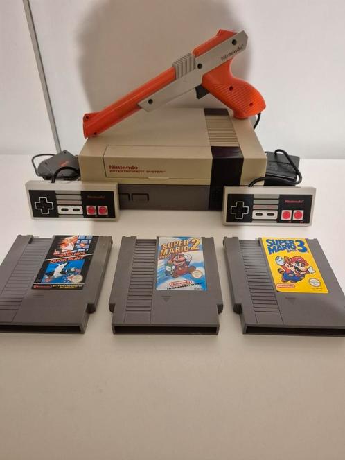 Nintendo met Mario 1 2 3, Spelcomputers en Games, Spelcomputers | Nintendo NES, Gebruikt, Met 2 controllers, Met games, Met zapper/pistool