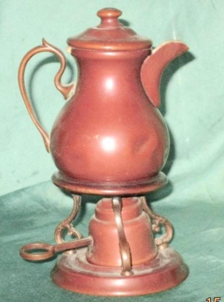 antiek poppengoed - antiek koperen koffiepotje op comfoor, Antiek en Kunst, Antiek | Speelgoed, Ophalen of Verzenden