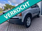 Volvo XC90 2.5 T Momentum/7persoons/Automaat/Cruise-c/Climat, Gebruikt, 7 stoelen, 2521 cc, Vierwielaandrijving