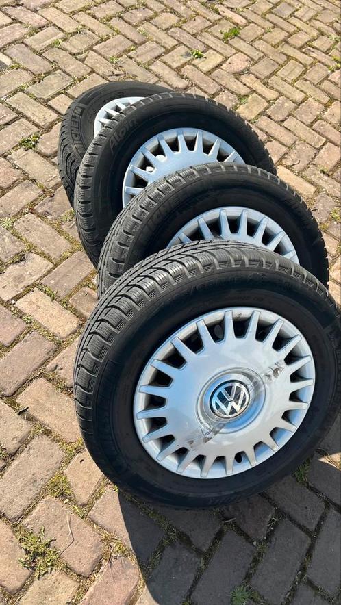 Set org. Volkswagen wieldoppen met Michelin Alpin 195/65R15, Auto diversen, Wieldoppen, Gebruikt, Ophalen