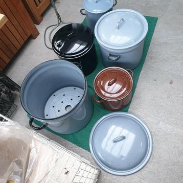 Zwarte emaille ketel Westfalia beschikbaar voor biedingen