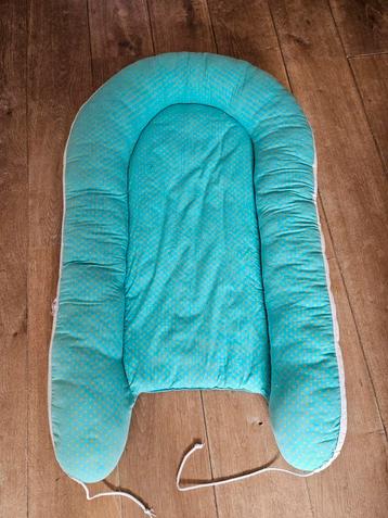 Baby nestje beschikbaar voor biedingen