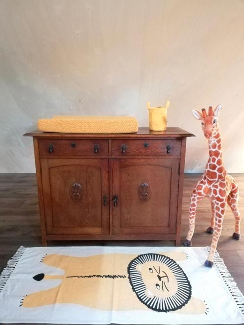 Vintage commode / massief eikenhout dressoir / art deco, Kinderen en Baby's, Kinderkamer | Commodes en Kasten, Zo goed als nieuw