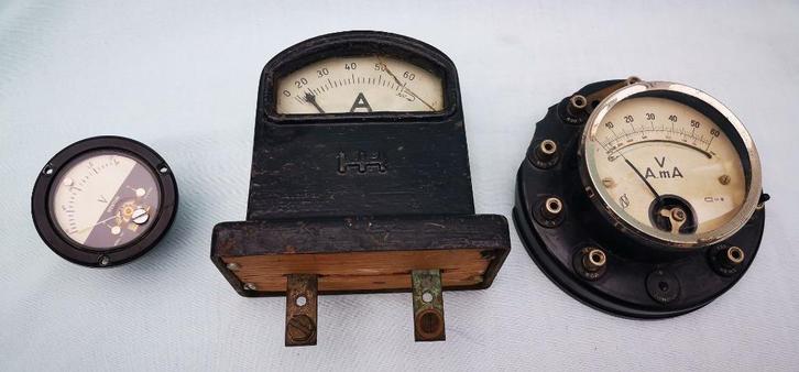 Lot 3 vintage analoge Meetinstrument Amperemeter Multimeter, Doe-het-zelf en Verbouw, Meetapparatuur, Gebruikt, Ophalen of Verzenden