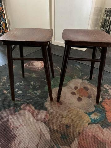 2 antieke vintage krukjes hout T1550 beschikbaar voor biedingen