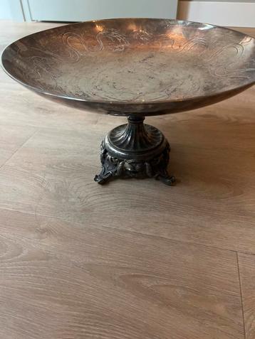 Antieke Zilveren Fruitschaal op Voet beschikbaar voor biedingen