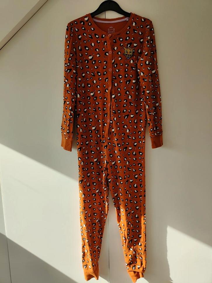WE Pyjama Onesie Maat 134/140, Kinderen en Baby's, Kinderkleding | Maat 134, Zo goed als nieuw, Meisje, Nacht- of Onderkleding